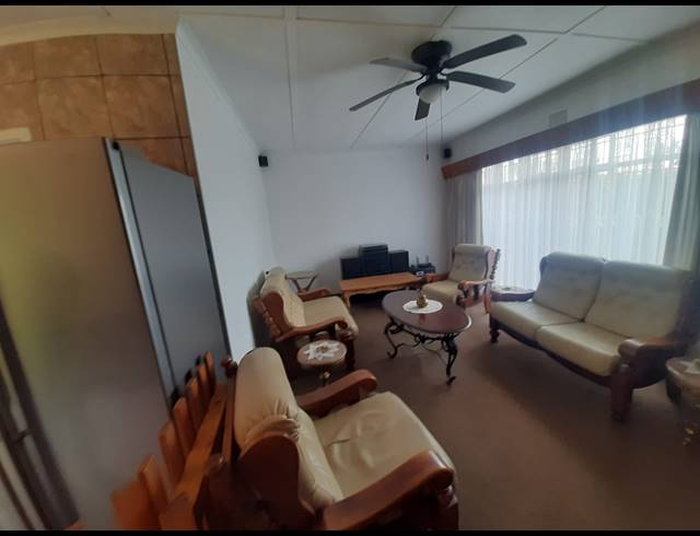 3 BEDROOM FREEHOLD FOR SALE IN MINNEBRON